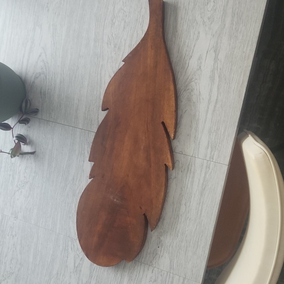 NEW wooden feather cutting board centerpiece - Picture 5 of 8